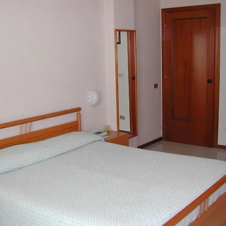 Hotel Di Paolo E Cinzia 2*