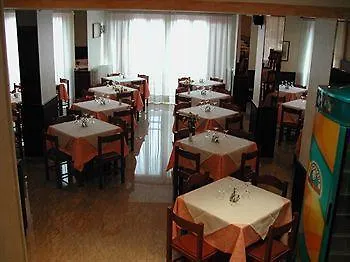 Di Paolo E Cinzia 2* Loreto