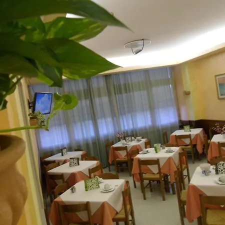 Di Paolo E Cinzia Szálloda 2*