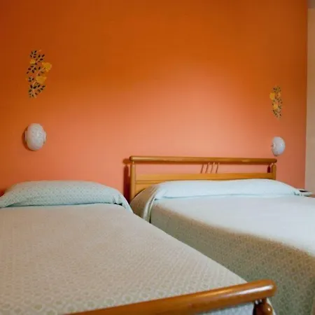 Di Paolo E Cinzia Hotel Loreto