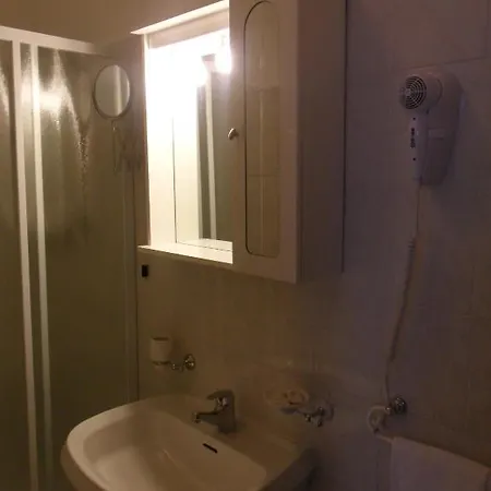 Di Paolo E Cinzia Hotel Loreto