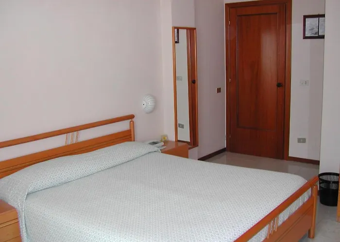 Hotel Di Paolo E Cinzia 2*